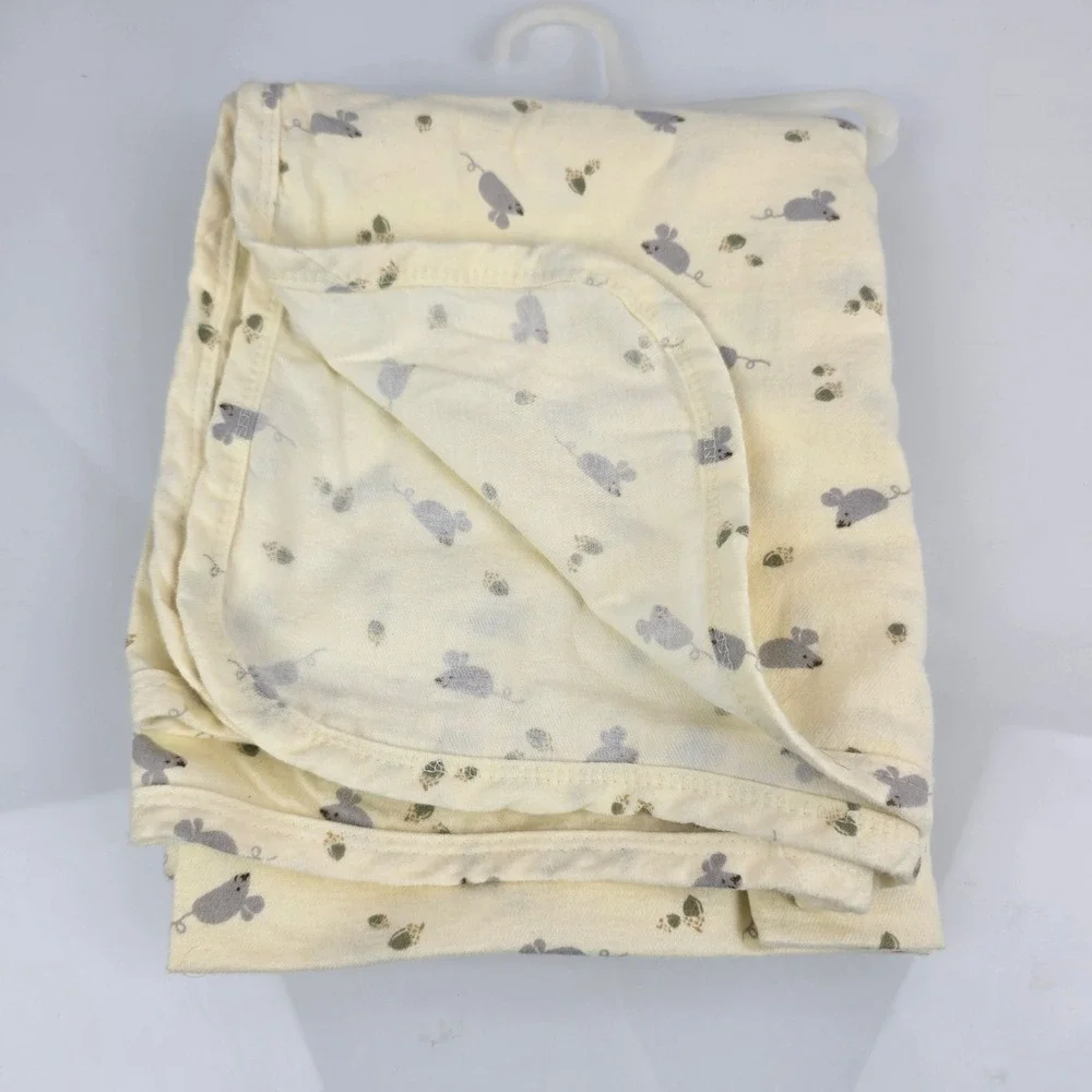 Old Navy Newborn Essentials Mouse Acorn Baby Cotton Receiving Blanket Cream 2007